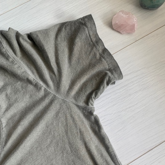 Aritzia Tee - Picture 6 of 7